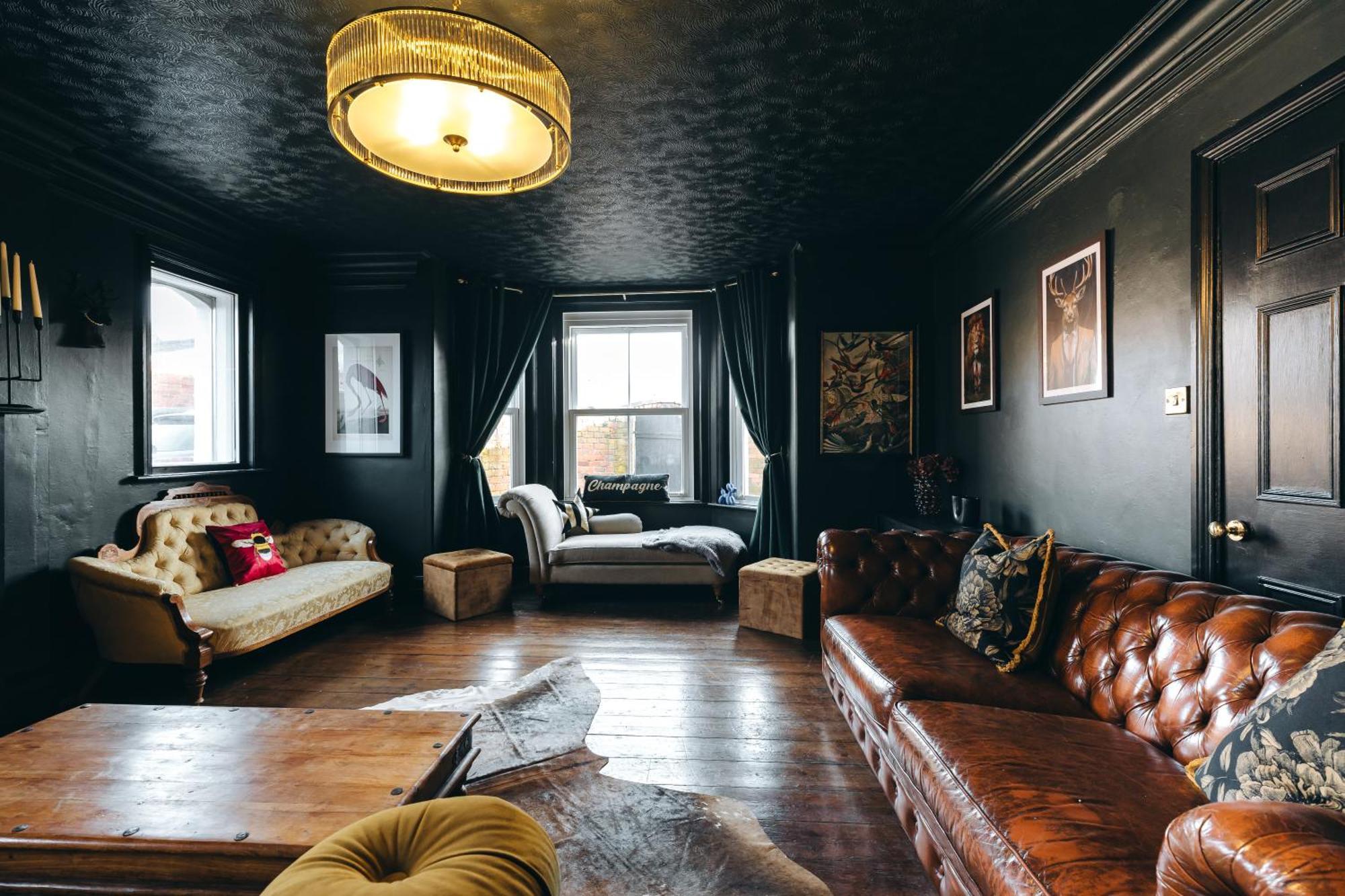 House With A Cinema And Games Room, Sleeps 17 Шрусбері Екстер'єр фото